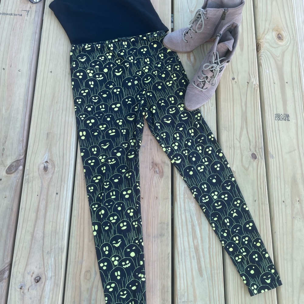 LuLaRoe Black and Yellow Ghost Patterned Leggings